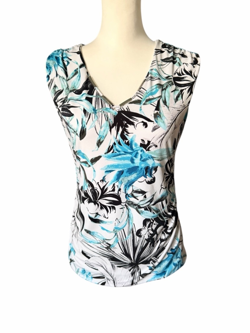 White House Black Market White, Black and Turquoise Floral V-Neck Tank Size Smal